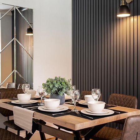Large Luxury Solihull House - The Residence - Close To Nec - Sleeps 9 Zewnętrze zdjęcie